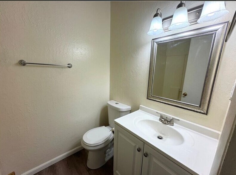 Building Photo - 3836 Clearwood Ct