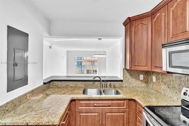 Building Photo - 8900 Collins Ave