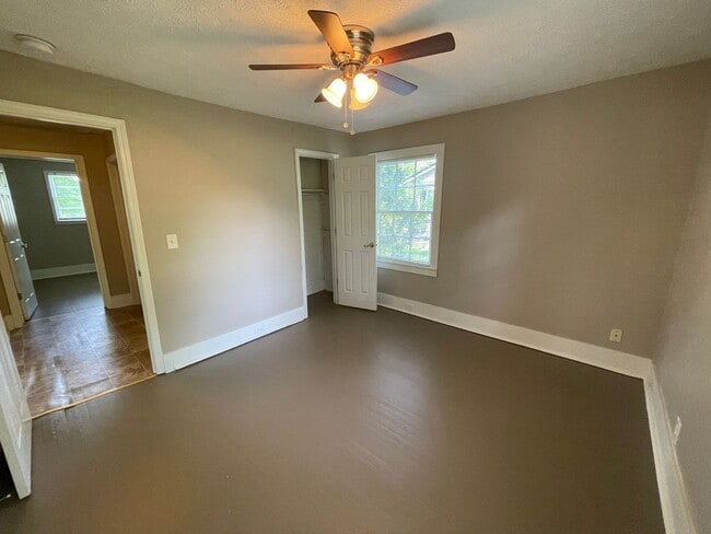 Building Photo - Updated 3/1 House in Cedartown- $1,395