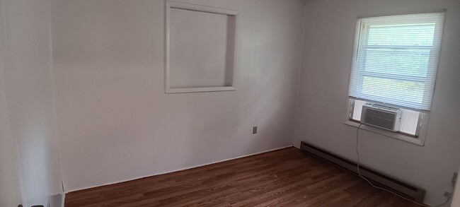 Building Photo - Christiansburg, 3 Bed / 1 Bath, Available ...