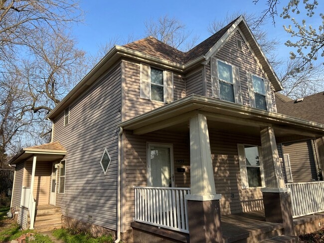 Building Photo - 1439 N Texas Ave