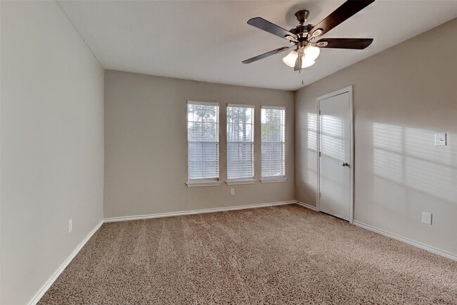 Building Photo - 5402 Woodville Ln