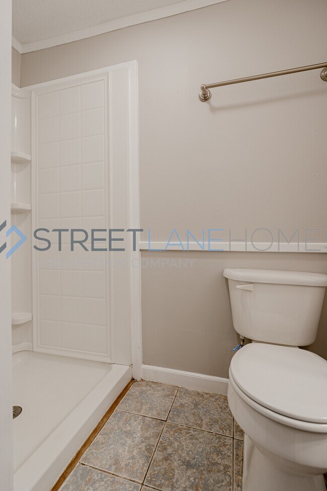 Building Photo - Charming 4 Bedroom in Campobello!