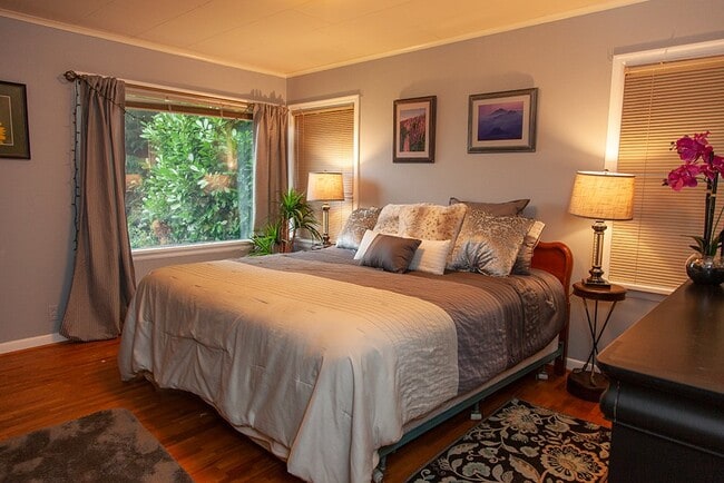 Building Photo - 3805 Marine Way