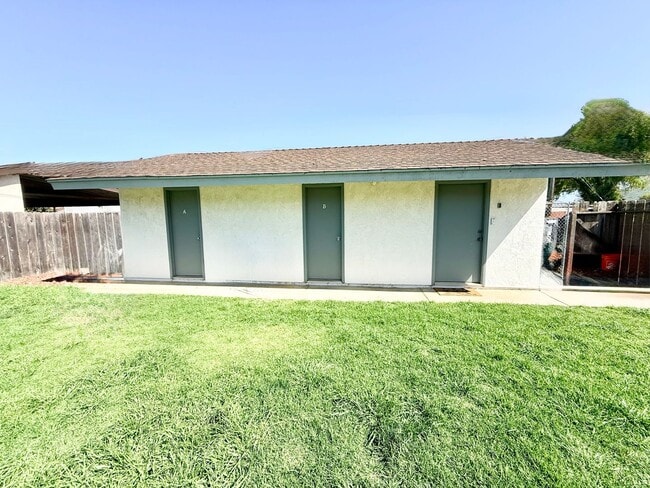 Building Photo - N604