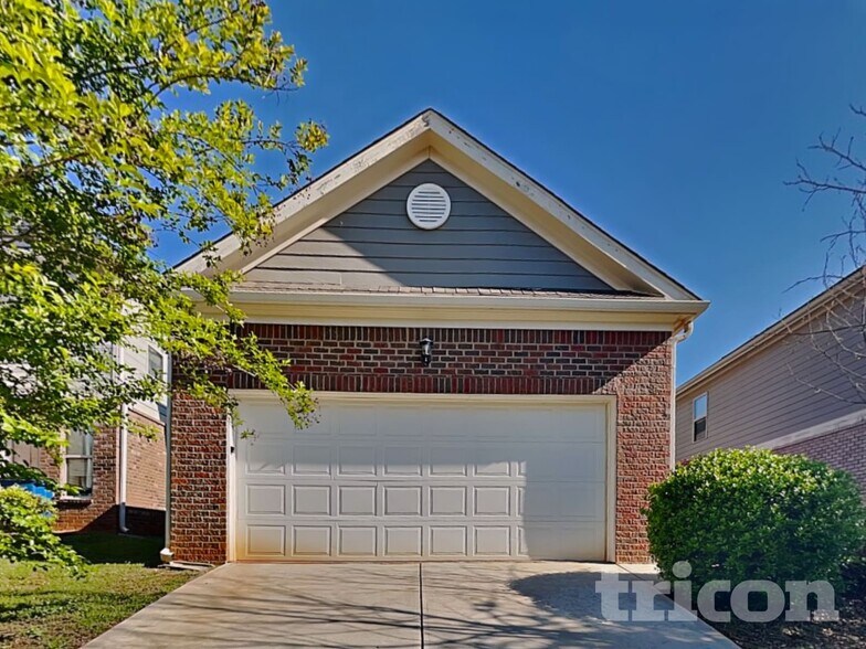 Building Photo - 165 Daisy Cir