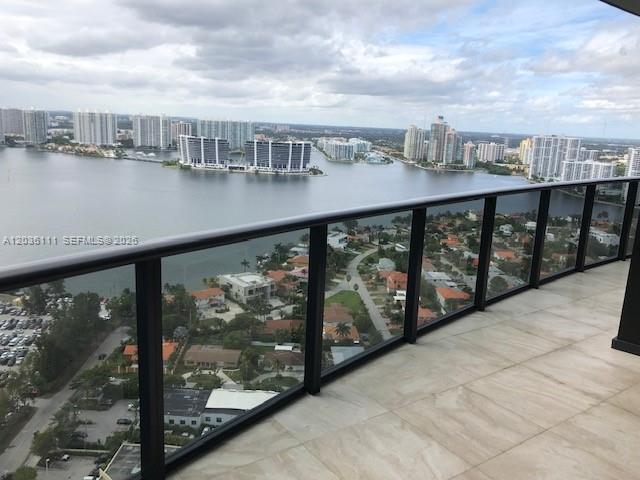 Building Photo - 18555 Collins Ave