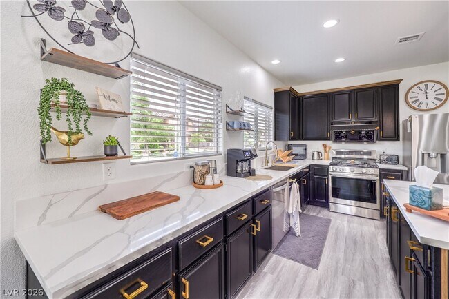 Building Photo - 10762 Flame Vine Ct