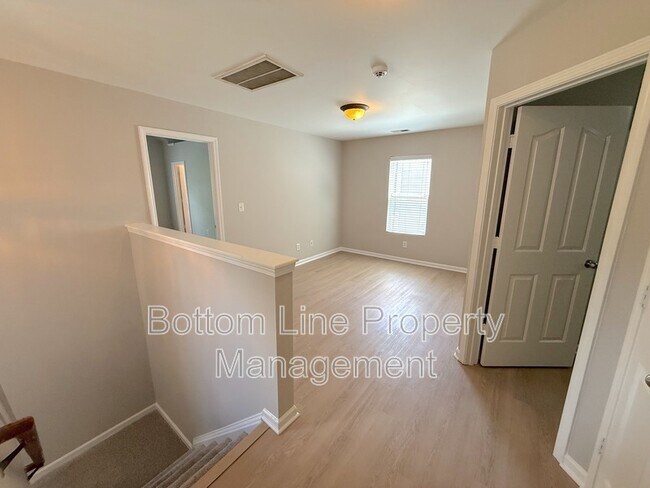 Building Photo - 4918 Muskogee Dr