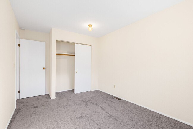 Building Photo - 17633 NE 88th Pl
