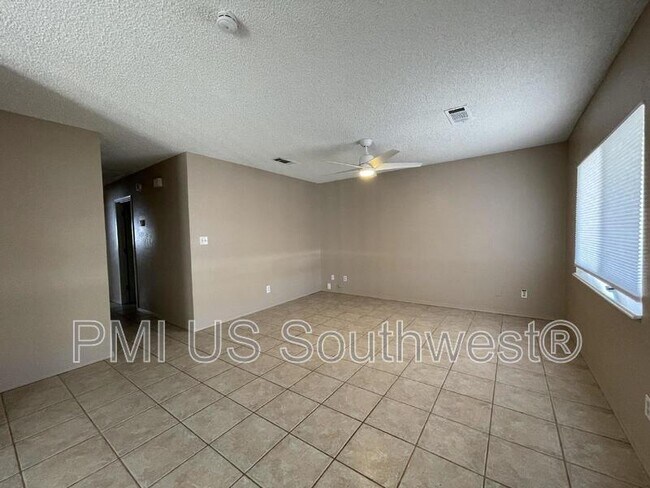 Building Photo - 3619 Gem St