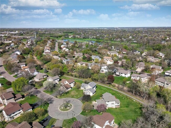 Building Photo - 2340 Edinbrook Terrace
