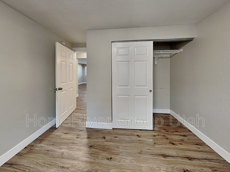 Building Photo - 548 N Redwood Rd