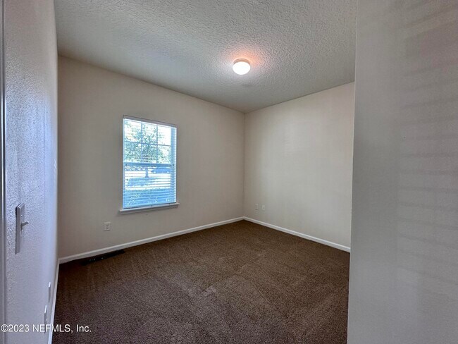 Building Photo - 4908 Key Lime Dr