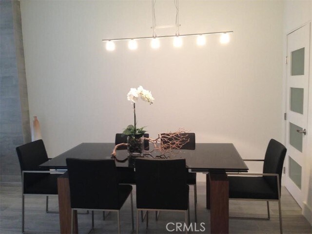 Building Photo - 8811 Burton Way