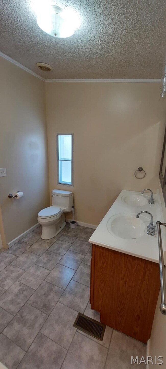 Building Photo - 1401 Wilderness Acres Ln