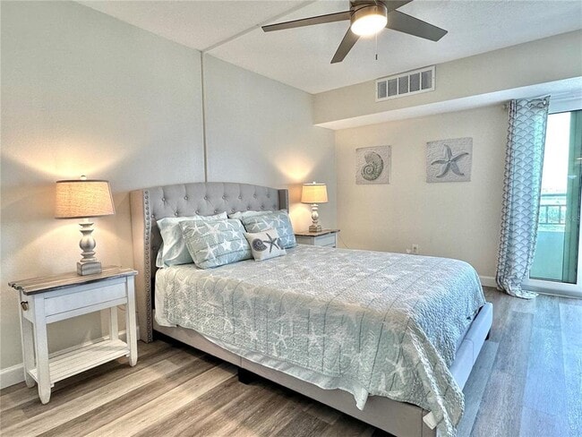 Building Photo - 851 Bayway Blvd