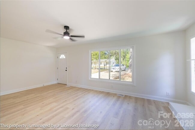 Building Photo - 409 Eastover Ave