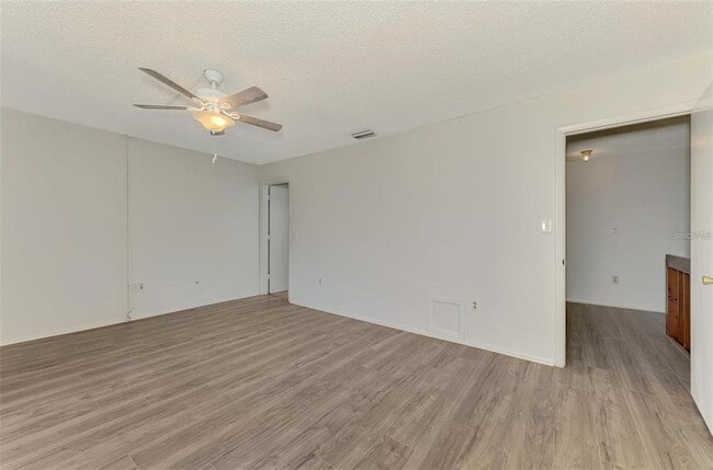 Building Photo - 935 Sunridge Way