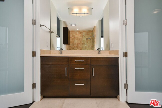 Building Photo - 11610 Ohio Ave