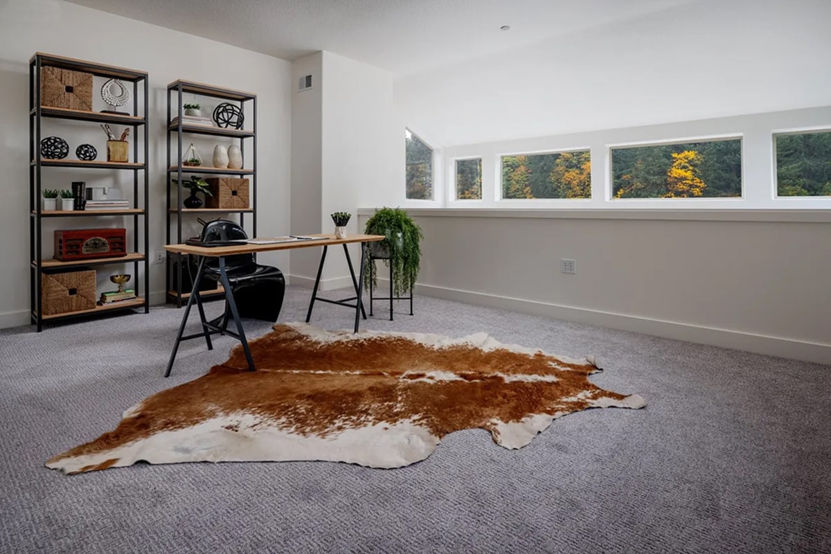 Building Photo - 852 SW Broadway Dr