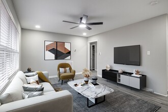 Building Photo - 2 Bed 1 Bath walking distance to downtown Chapel Hill and UNC