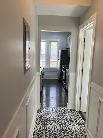 Building Photo - 5033 W Wabansia Ave