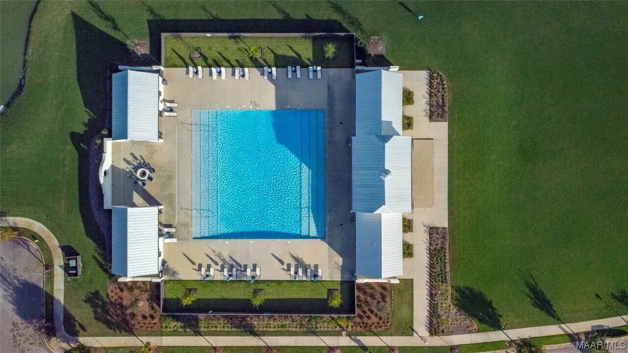 Building Photo - 4648 Broadwick St