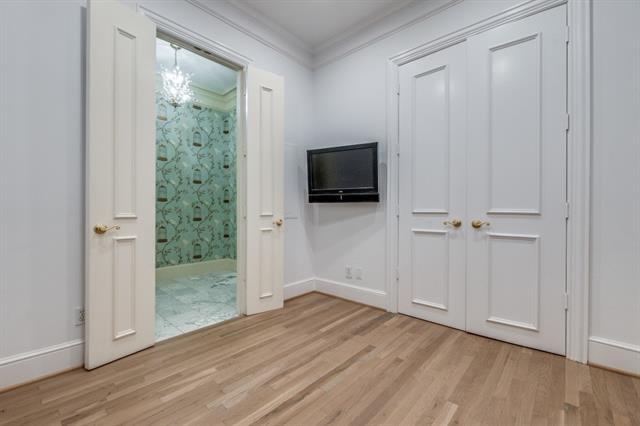 Building Photo - 3535 Gillespie St