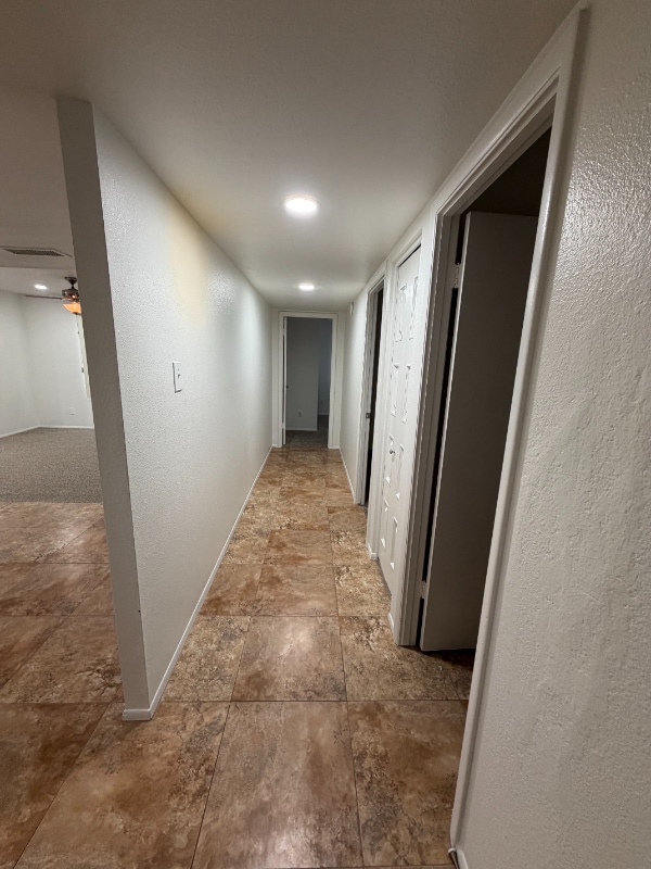 Building Photo - 1161 E Diamond Dr