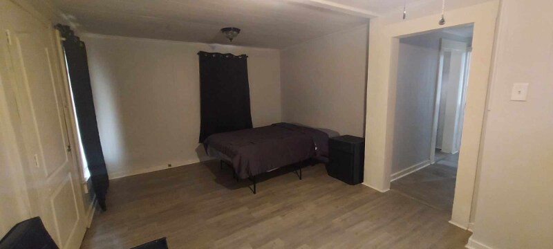 Building Photo - 2026 N Ross Ave