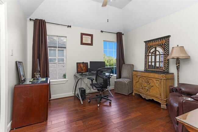 Building Photo - 3402 Haywood Ct