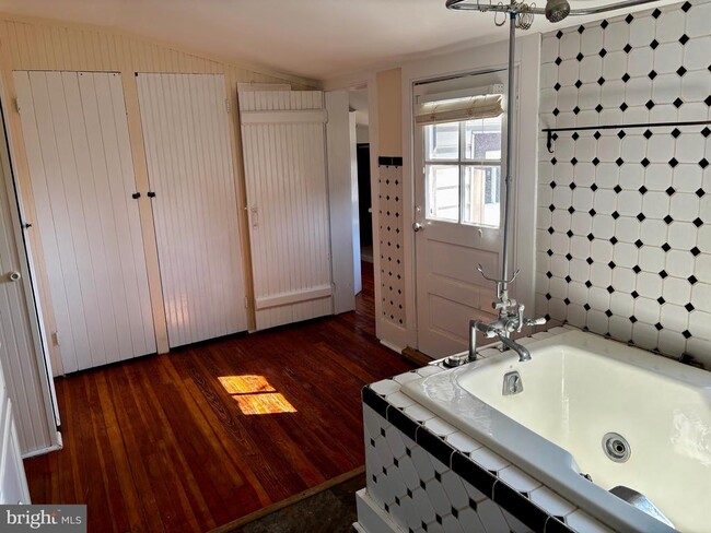 Building Photo - 8122 John Mosby Hwy