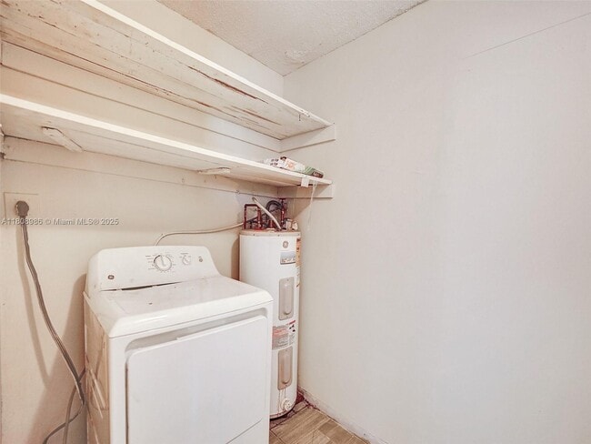 Building Photo - 221 NE 31st St