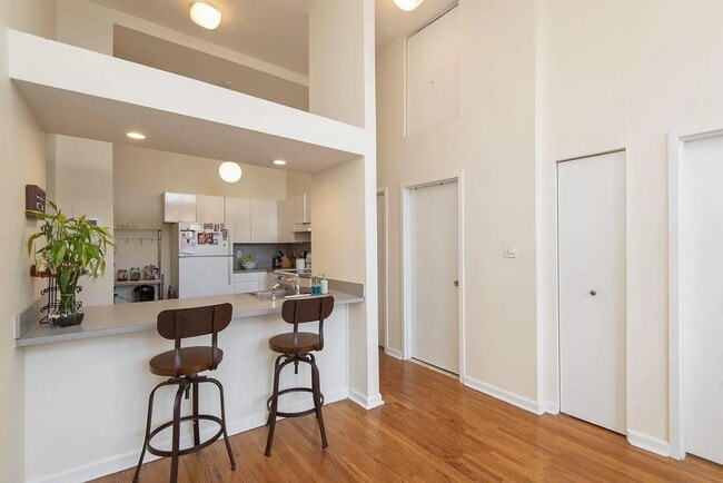 Building Photo - 450 7th St