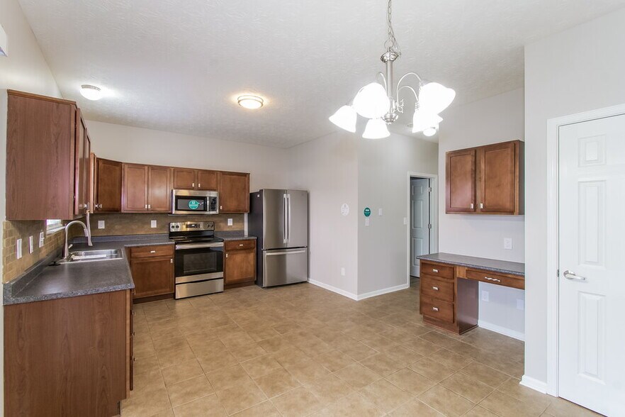 Building Photo - 7529 Pipestone Dr