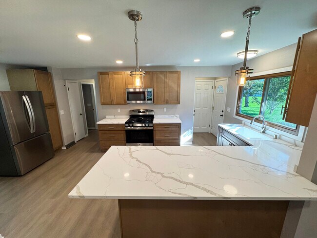 Building Photo - 1614 Stardust Dr