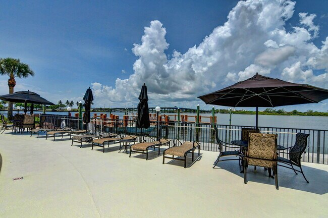 Building Photo - 2840 S Ocean Blvd