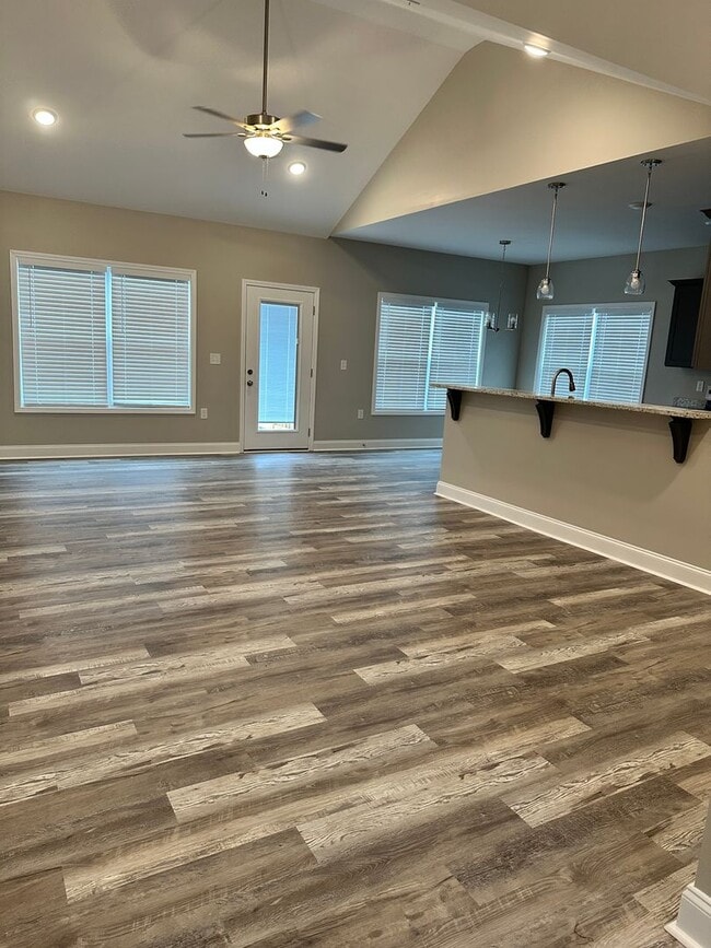 Building Photo - 2760 Cedrus Ave