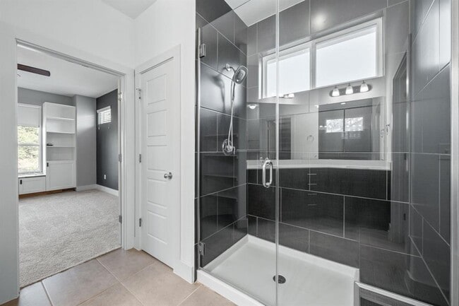 Building Photo - 1406 Casa Dr