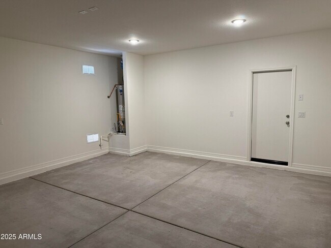 Building Photo - 32234 N Knauss Ln