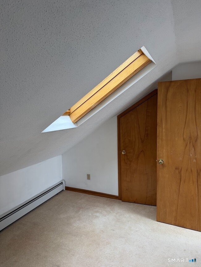 Building Photo - 183 Columbia St