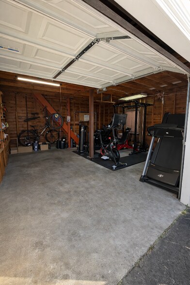 Building Photo - 1544 Nelms Ave