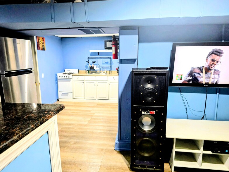 Building Photo - 913 Franklin Ave