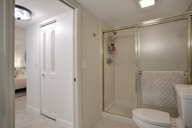 Building Photo - 830 N Atlantic Ave