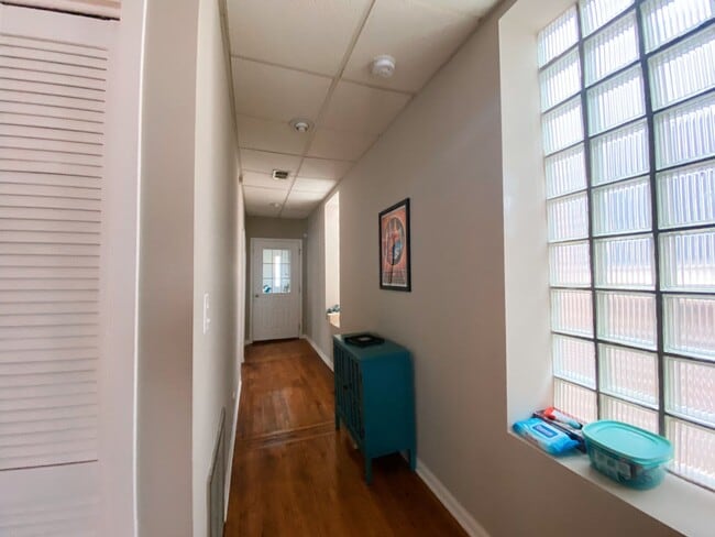 Building Photo - 2117 W Ohio St