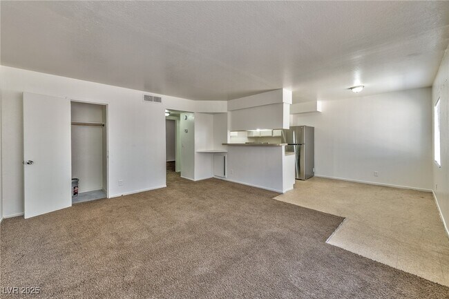 Building Photo - 1810 Bartoli Dr
