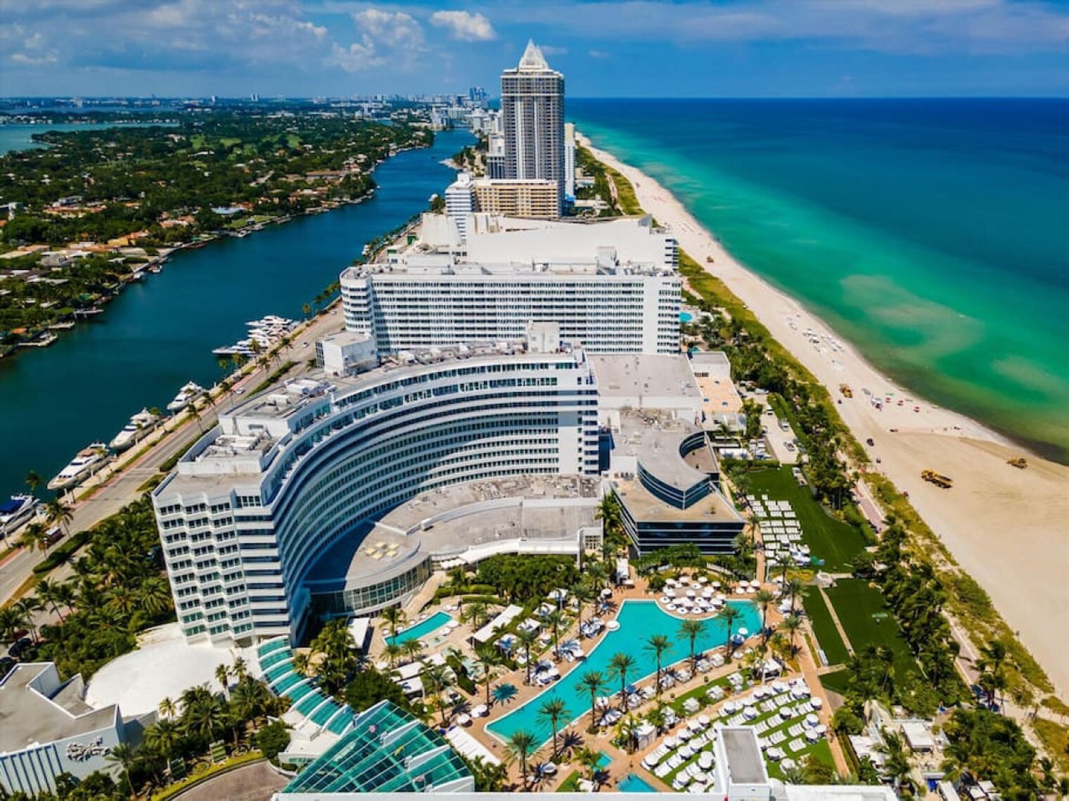 Building Photo - 4391 Collins Ave