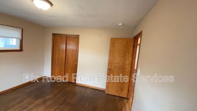 Building Photo - 677 Mark Ave