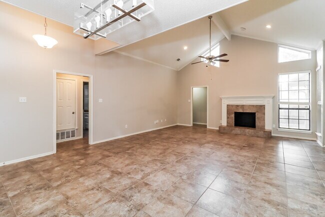 Building Photo - 1609 Willow Park Dr